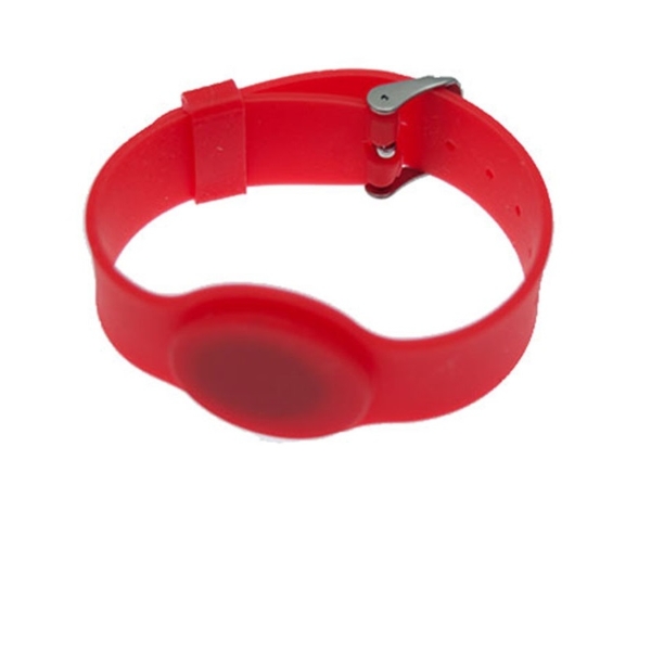 Obrazek Red wristband 13.56 1KB Adjustable strap. 70105015 (DE,SE,NO,FI,RO,PL)