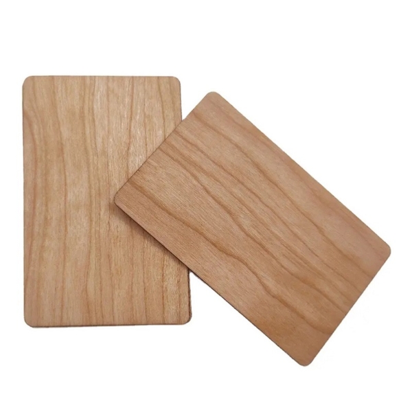 Obrazek NTAG 215 "Plastic card" in wood material with RFID 13.56 MHz chip. 70102153 (DE,SE,NO,FI,RO,PL)